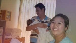 พ่อดูแลลูกหลังคลอด